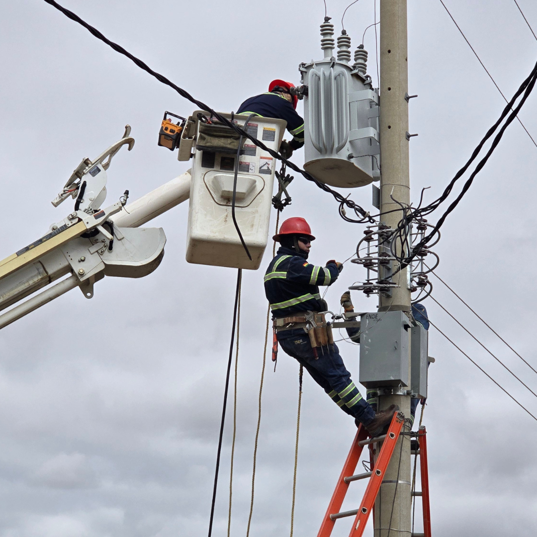 Fortalecemos red eléctrica con la  instalación de equipos de protección en baja tensión